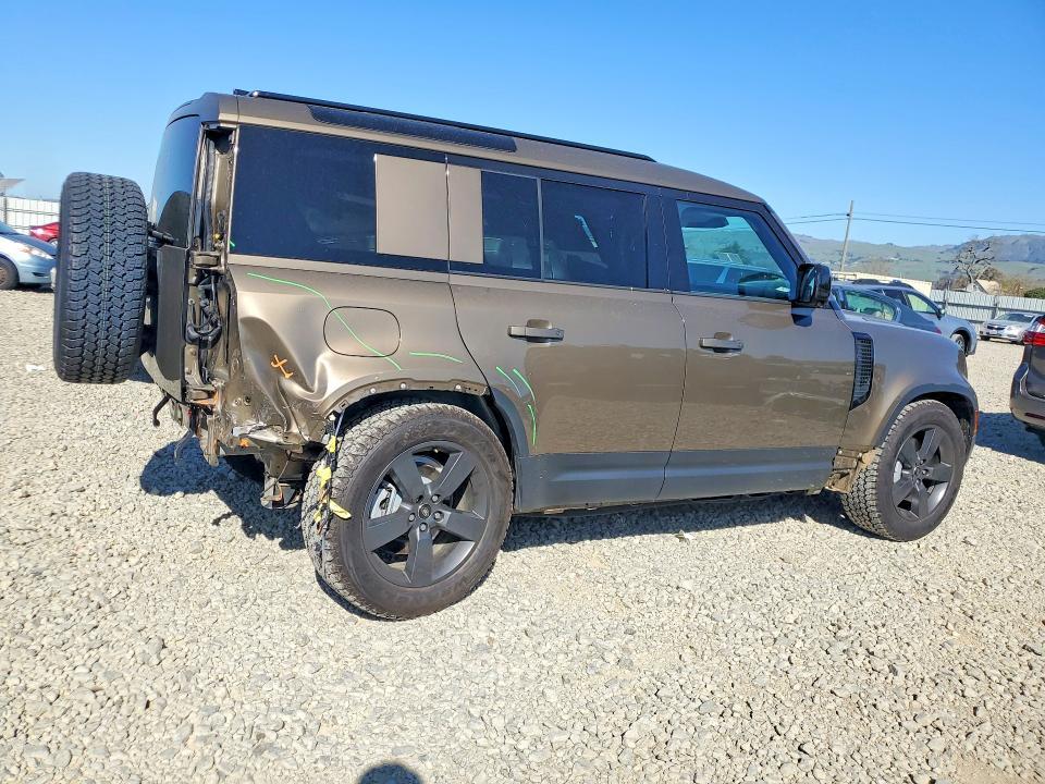 2025 Land Rover Defender 110 s