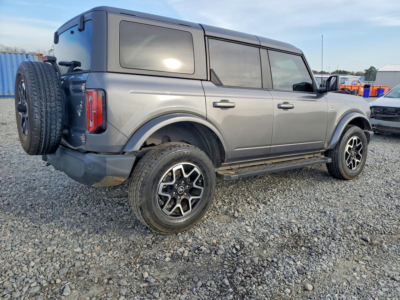 2023 Ford Bronco Base
