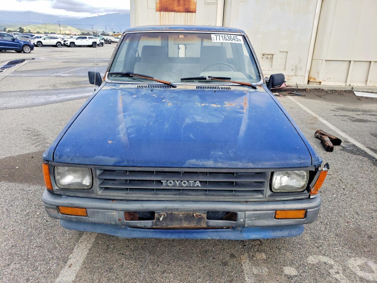1987 Toyota Pickup Base