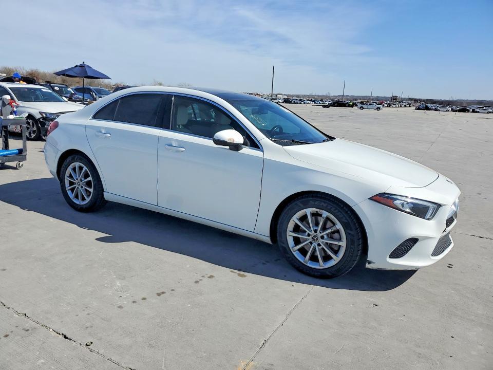 2019 Mercedes-Benz A 220