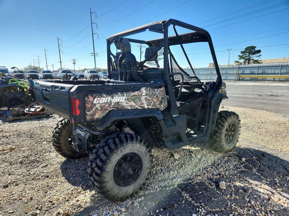 2024 Can-Am Defender x mr Hd10