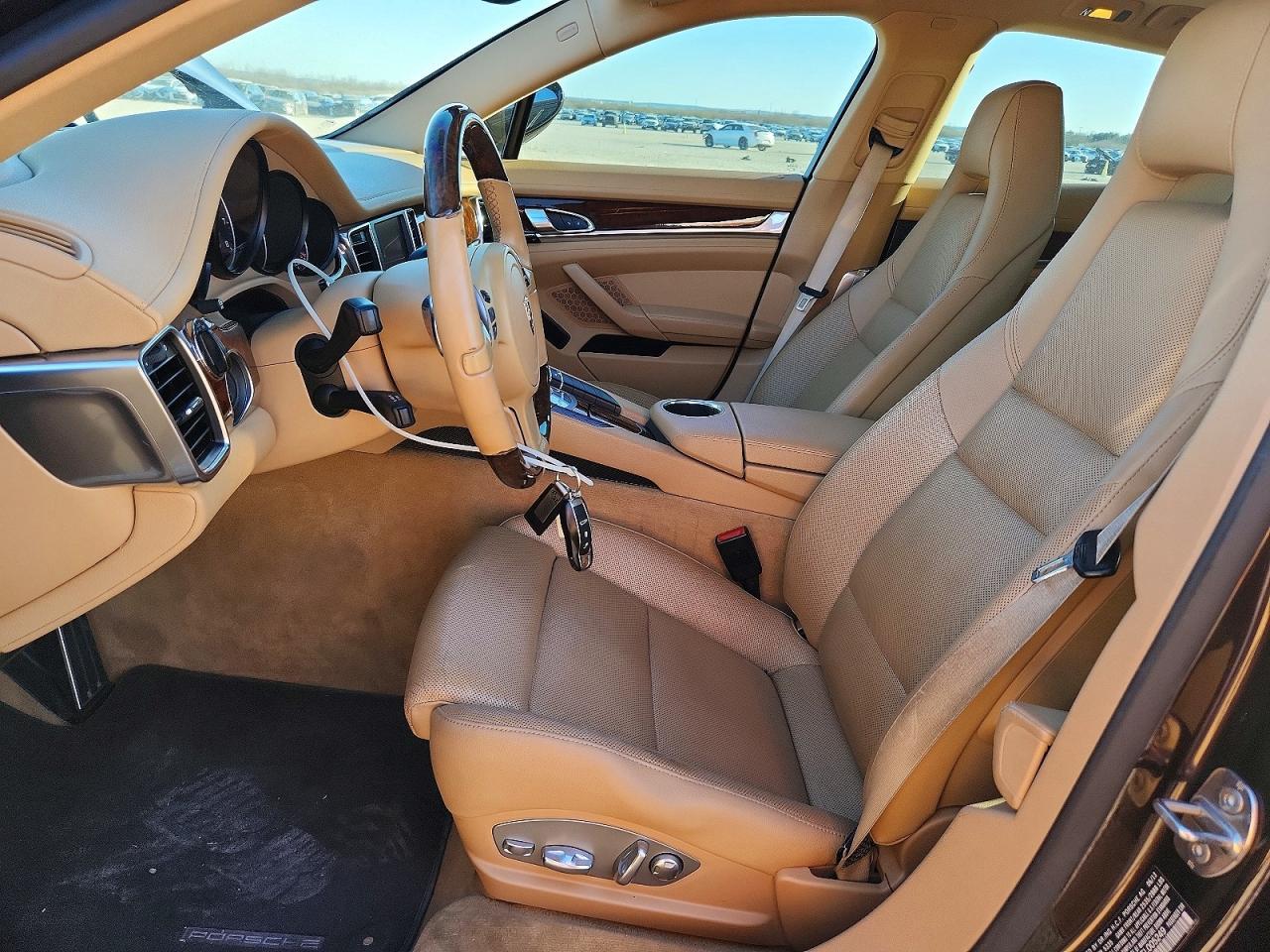 2014 Porsche Panamera 2