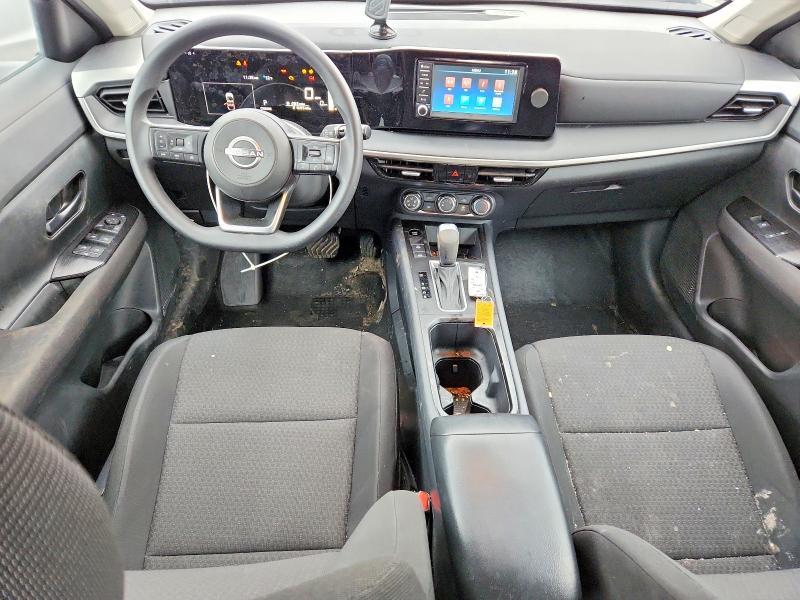 2025 Nissan Kicks s