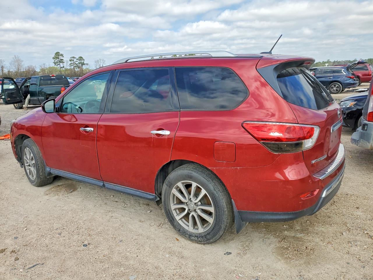 2014 Nissan Pathfinder s
