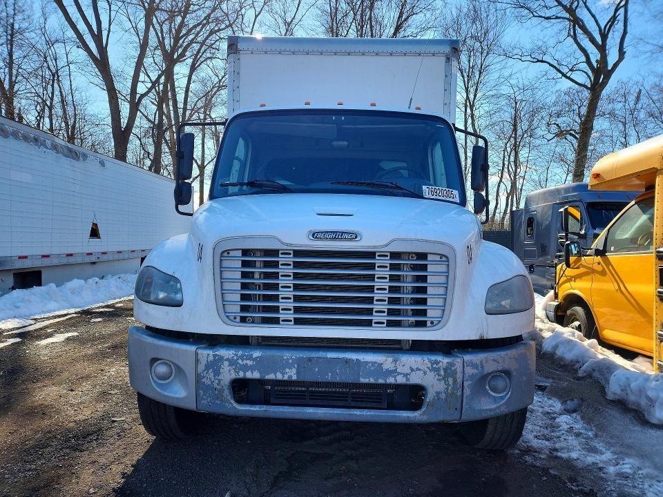 2018 Freightliner Business Class M2 BOX Truck