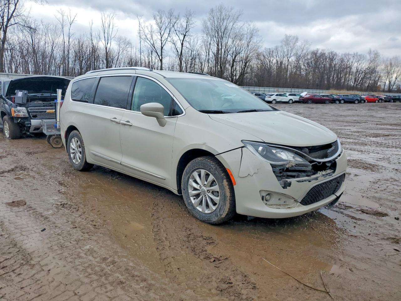 2019 Chrysler Pacifica Touring l