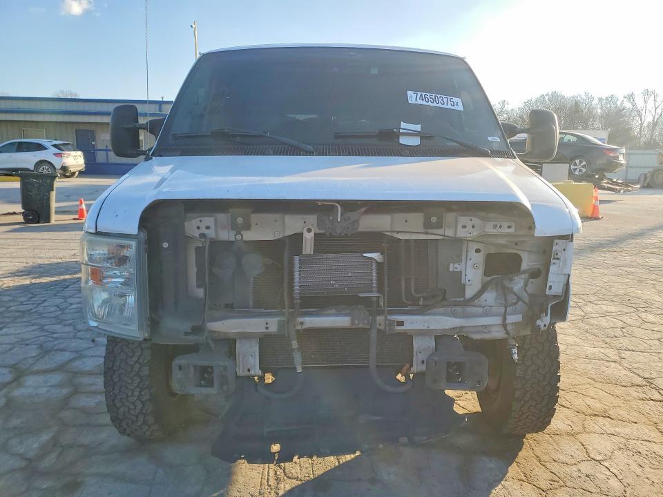 2013 Ford Econoline E350 Super Duty Wagon