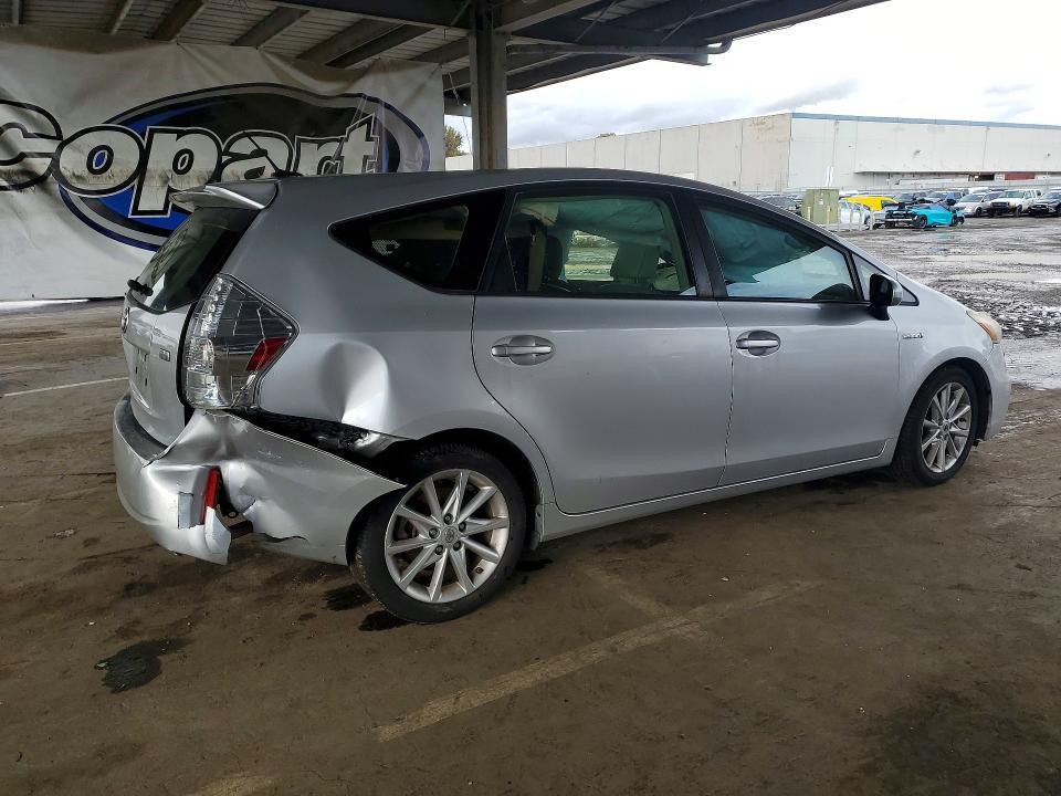 2013 Toyota Prius v Five