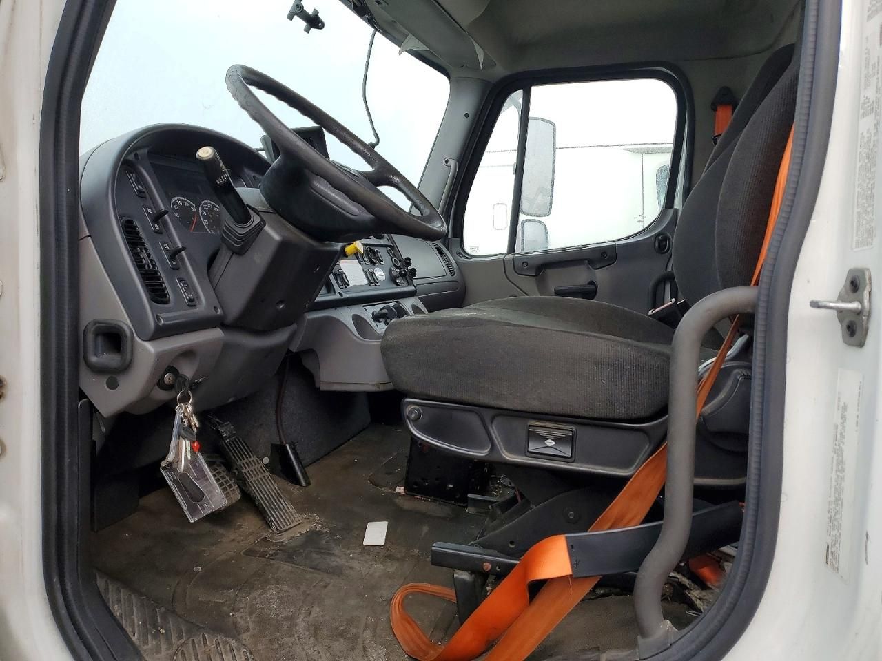 2016 Freightliner Business Class M2 box Truck