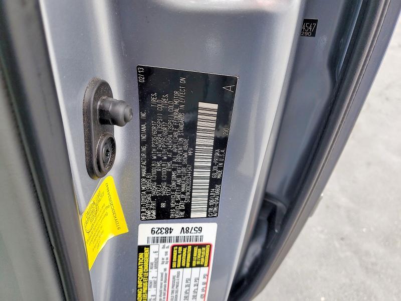 2013 Toyota Sienna xle 8-passenger