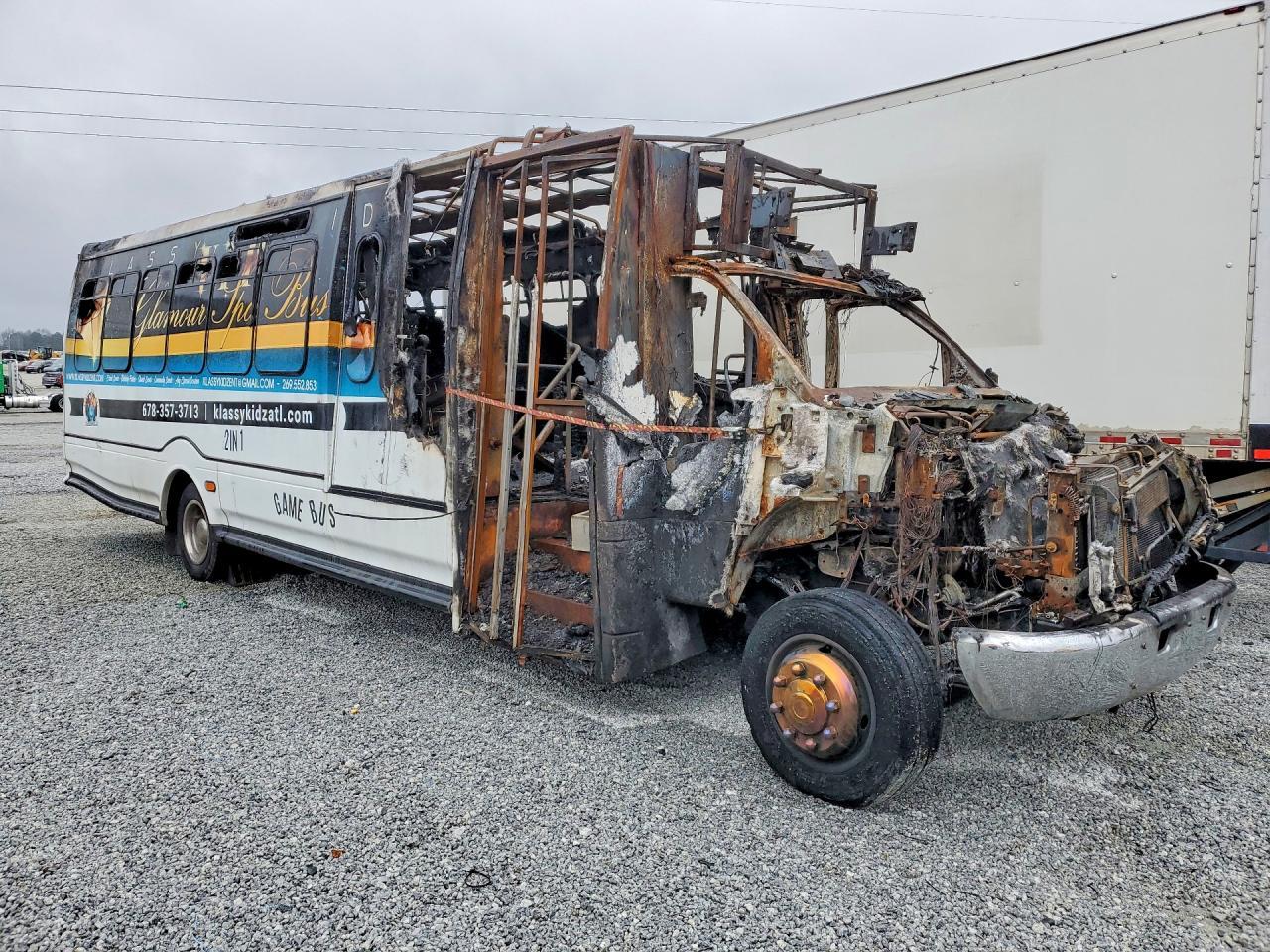 2009 Chevrolet C5500 Shuttle Bus