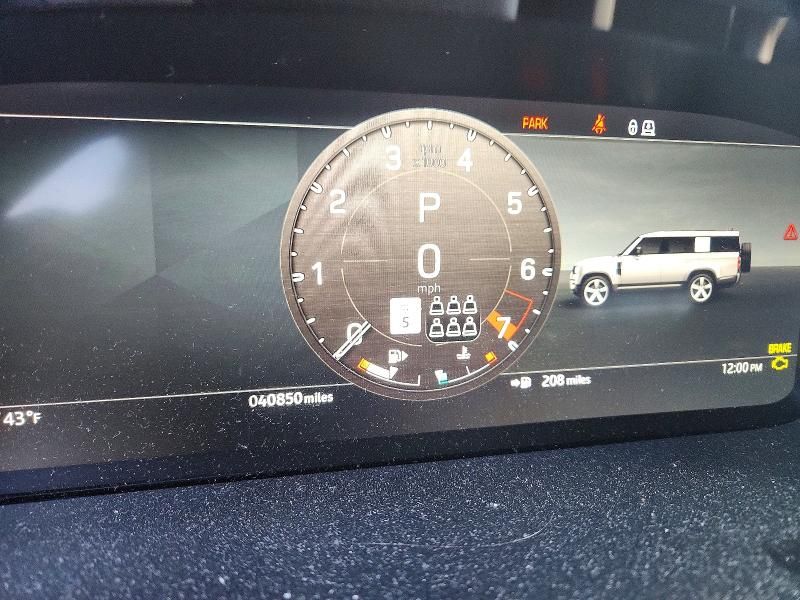 2023 Land Rover Defender 130 se