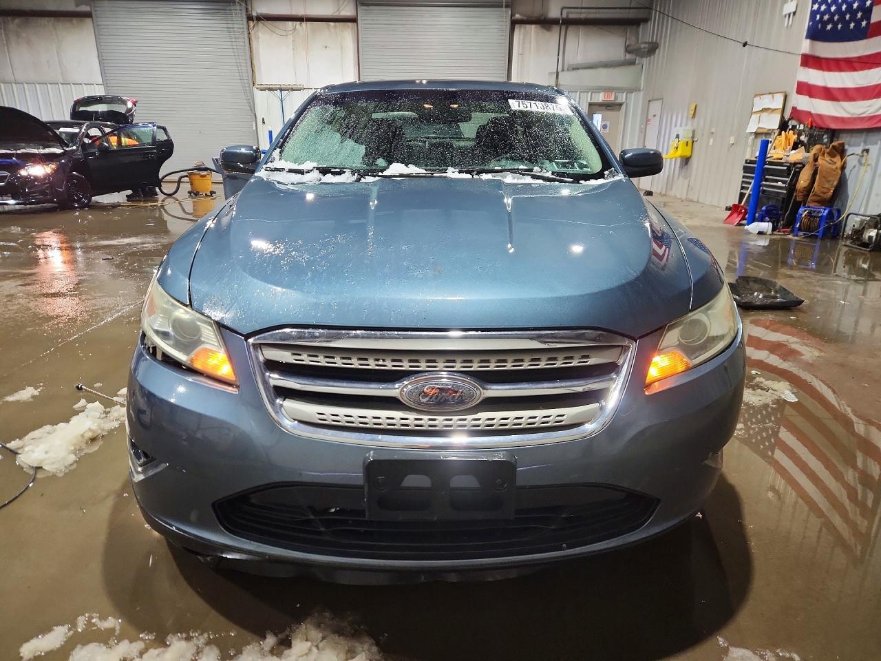 2010 Ford Taurus sel
