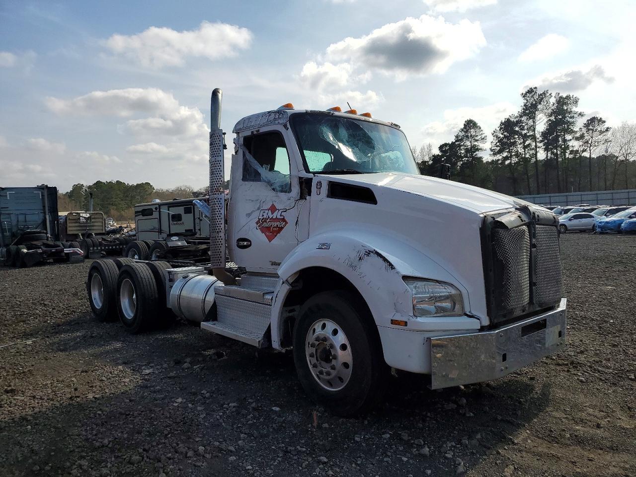 2019 Kenworth T880 Semi Truck