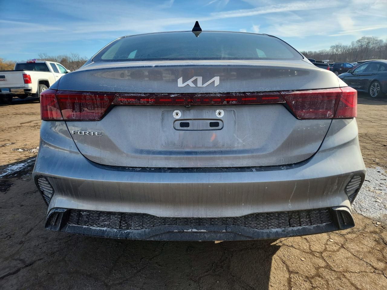 2023 KIA Forte lx