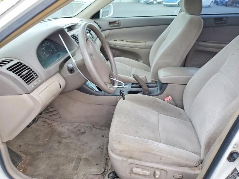 2004 Toyota Camry le