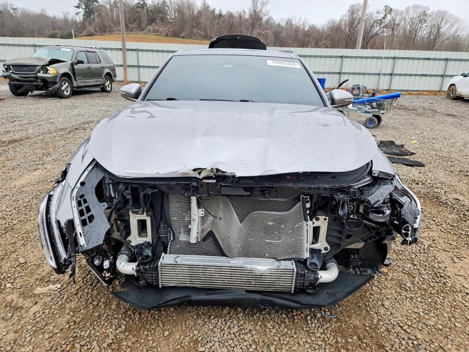 2023 Genesis G70 Base