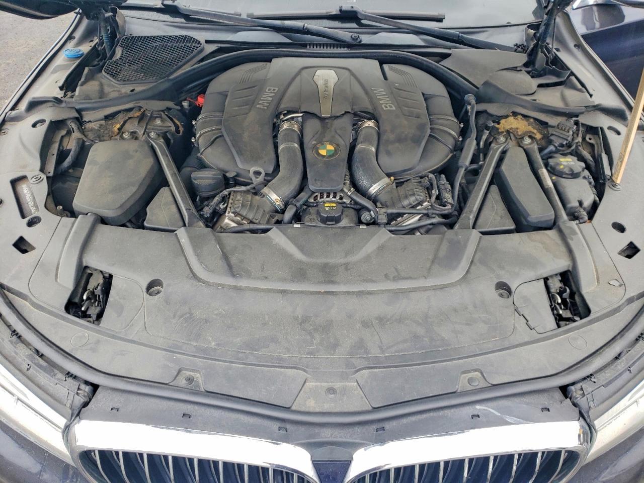 2016 BMW 750 i