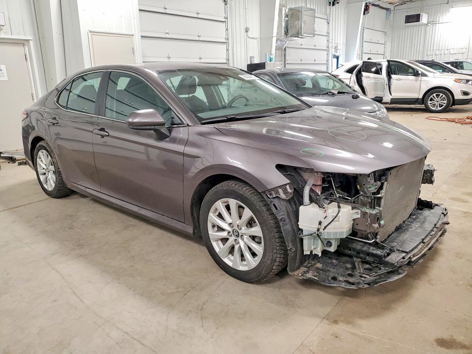 2020 Toyota Camry le