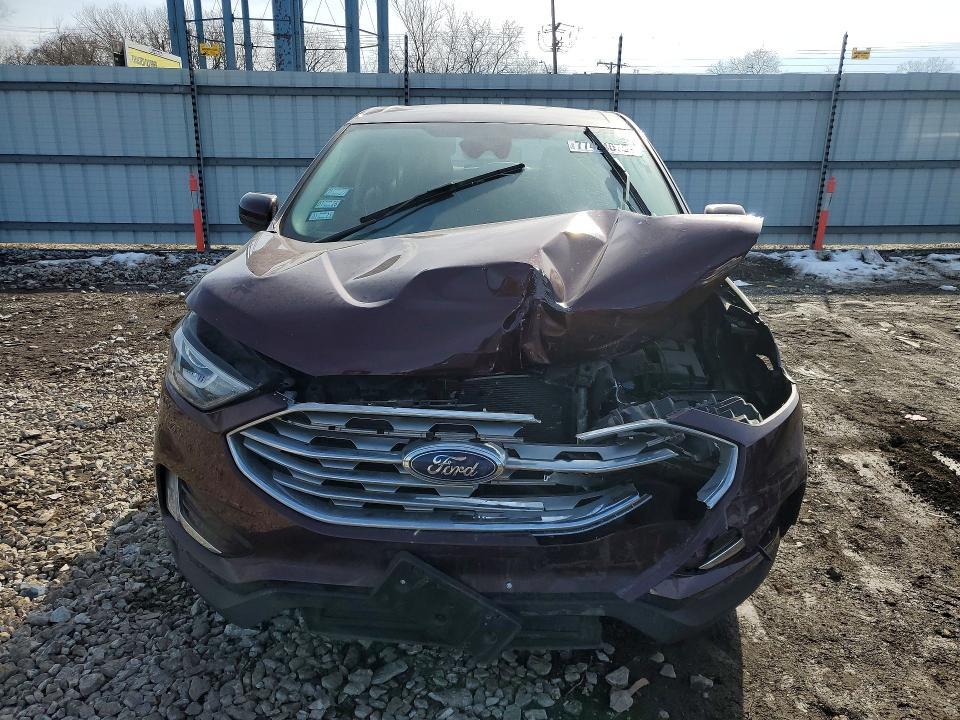 2021 Ford Edge sel