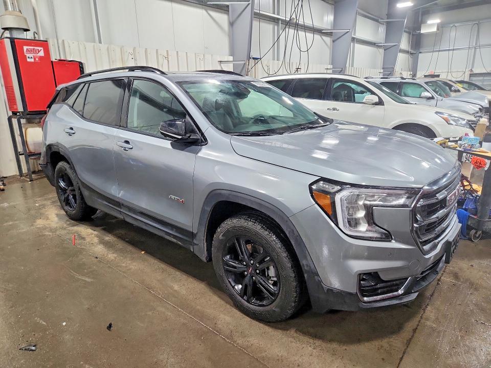 2024 GMC Terrain AT4