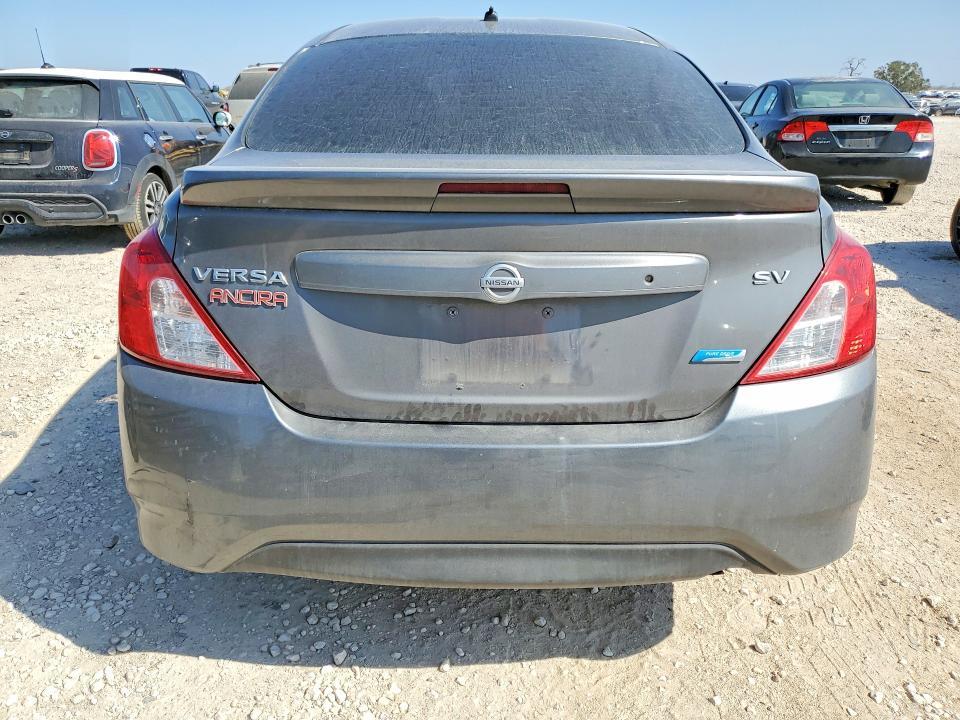 2016 Niss Versa