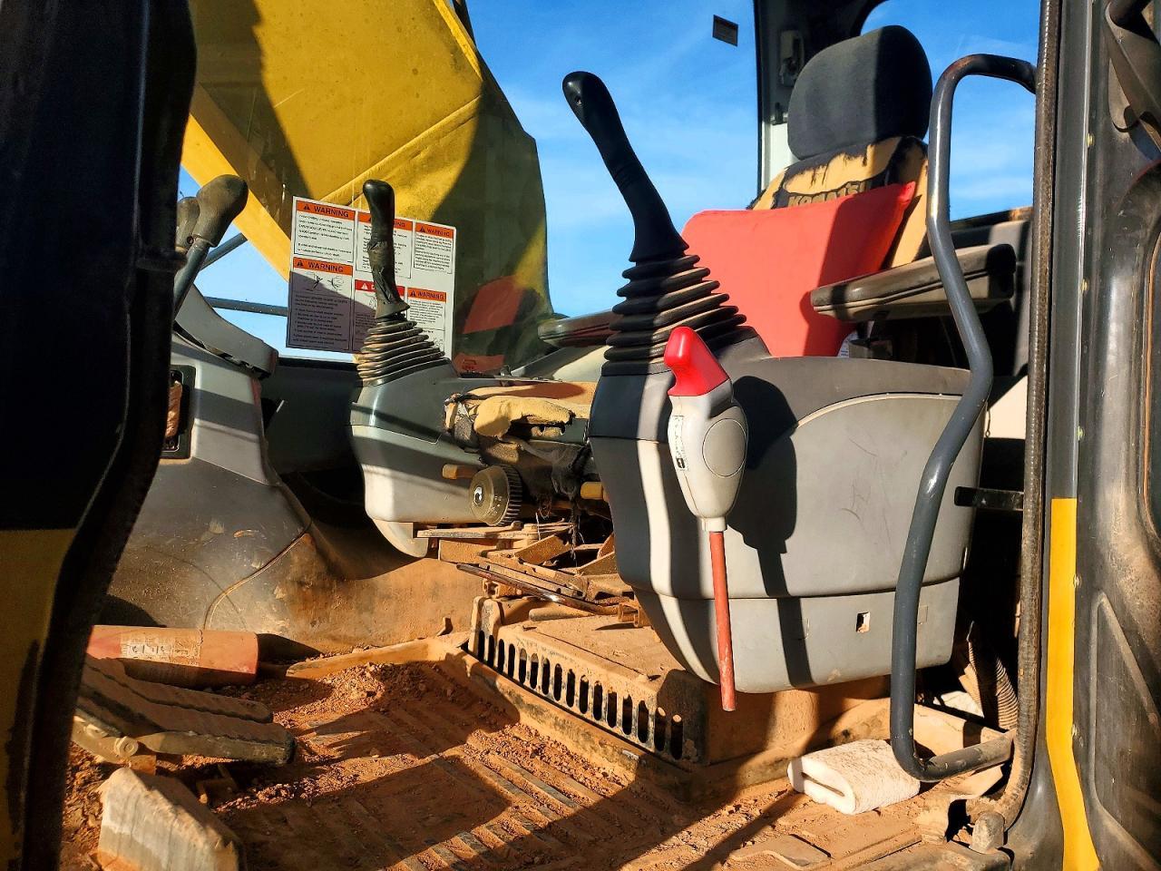 2010 Komatsu PC220 LC Excavator