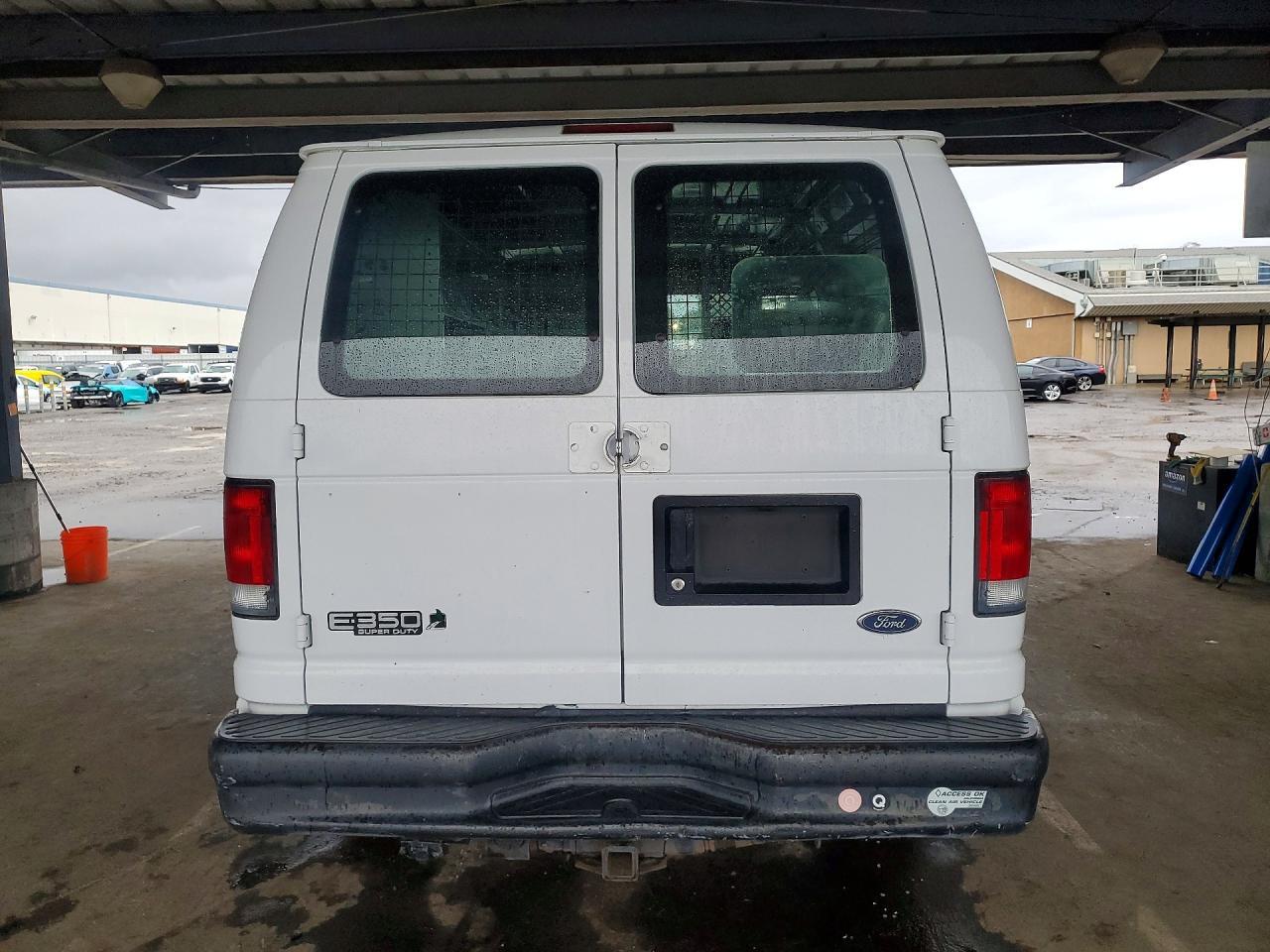 2001 Ford Econoline E350 Super Duty van