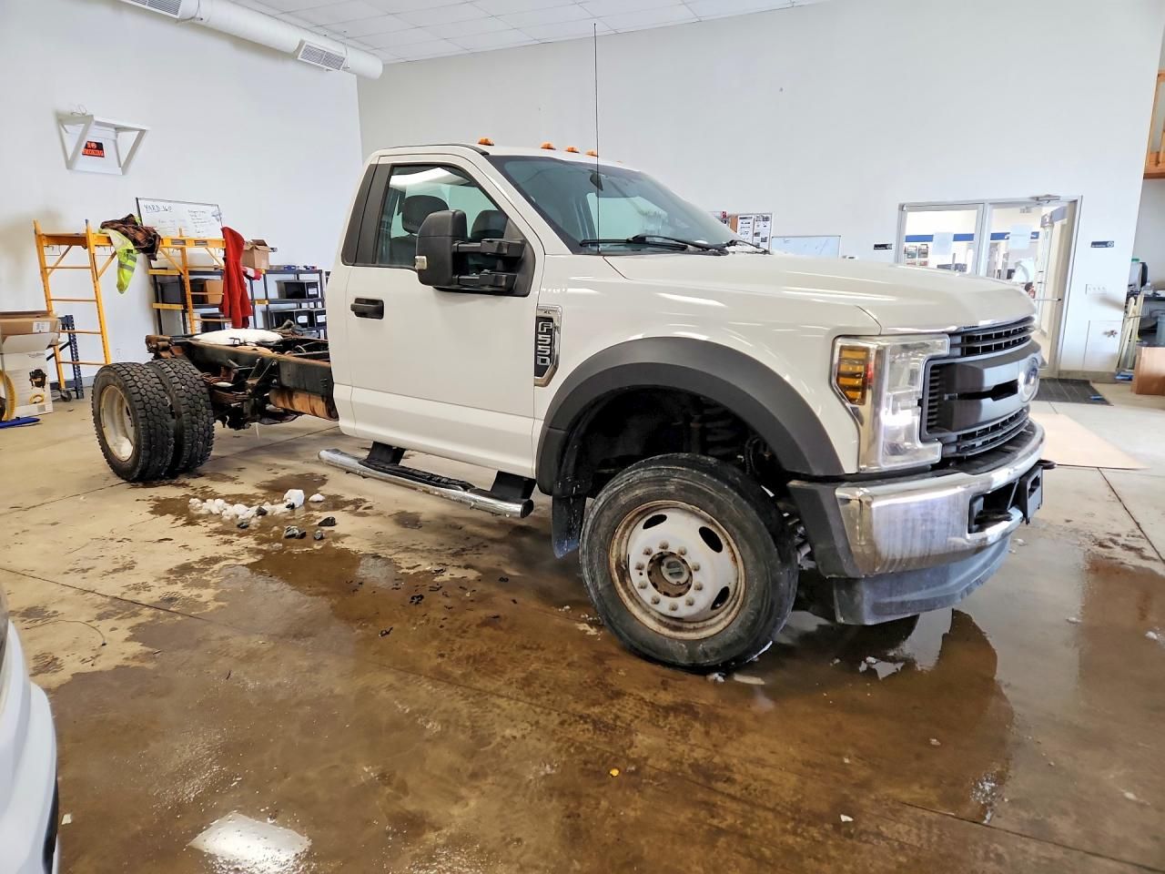 2018 Ford F550 Super Duty Truck Cab AND Chassis