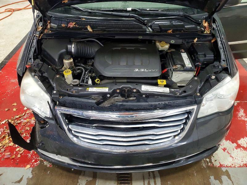 2012 Chrysler Town & Country Touring