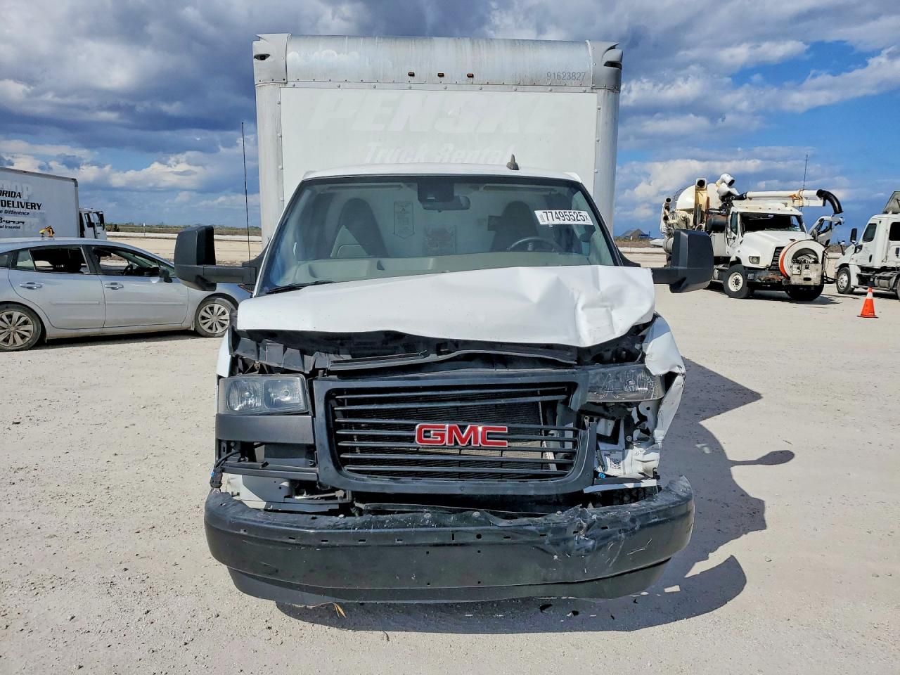 2021 GMC Savana CUT-BOX Truck