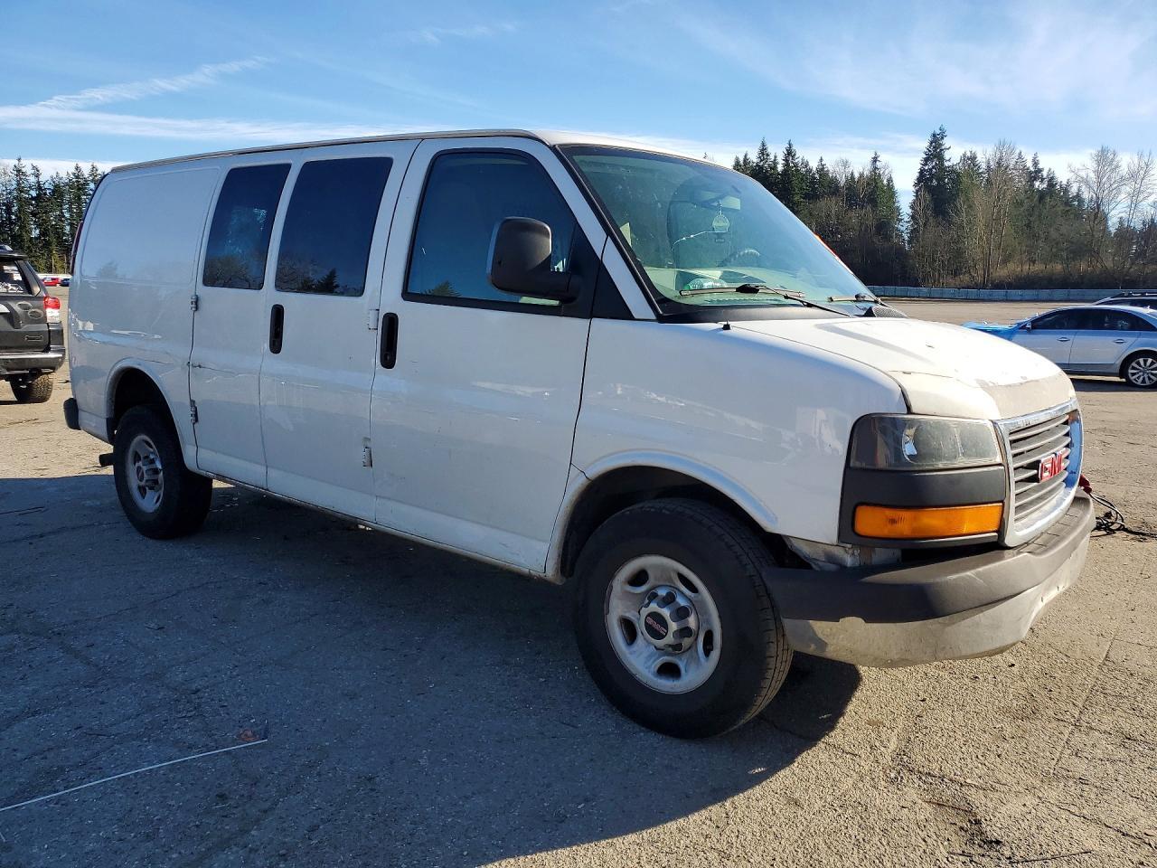 2015 GMC Savana 2500 Cargo Delivery Van