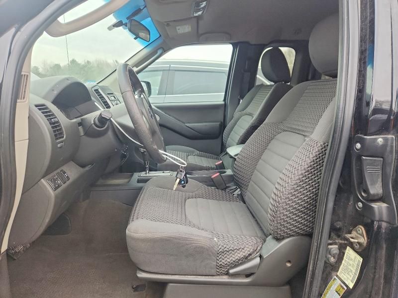 2010 Nissan Frontier King cab se