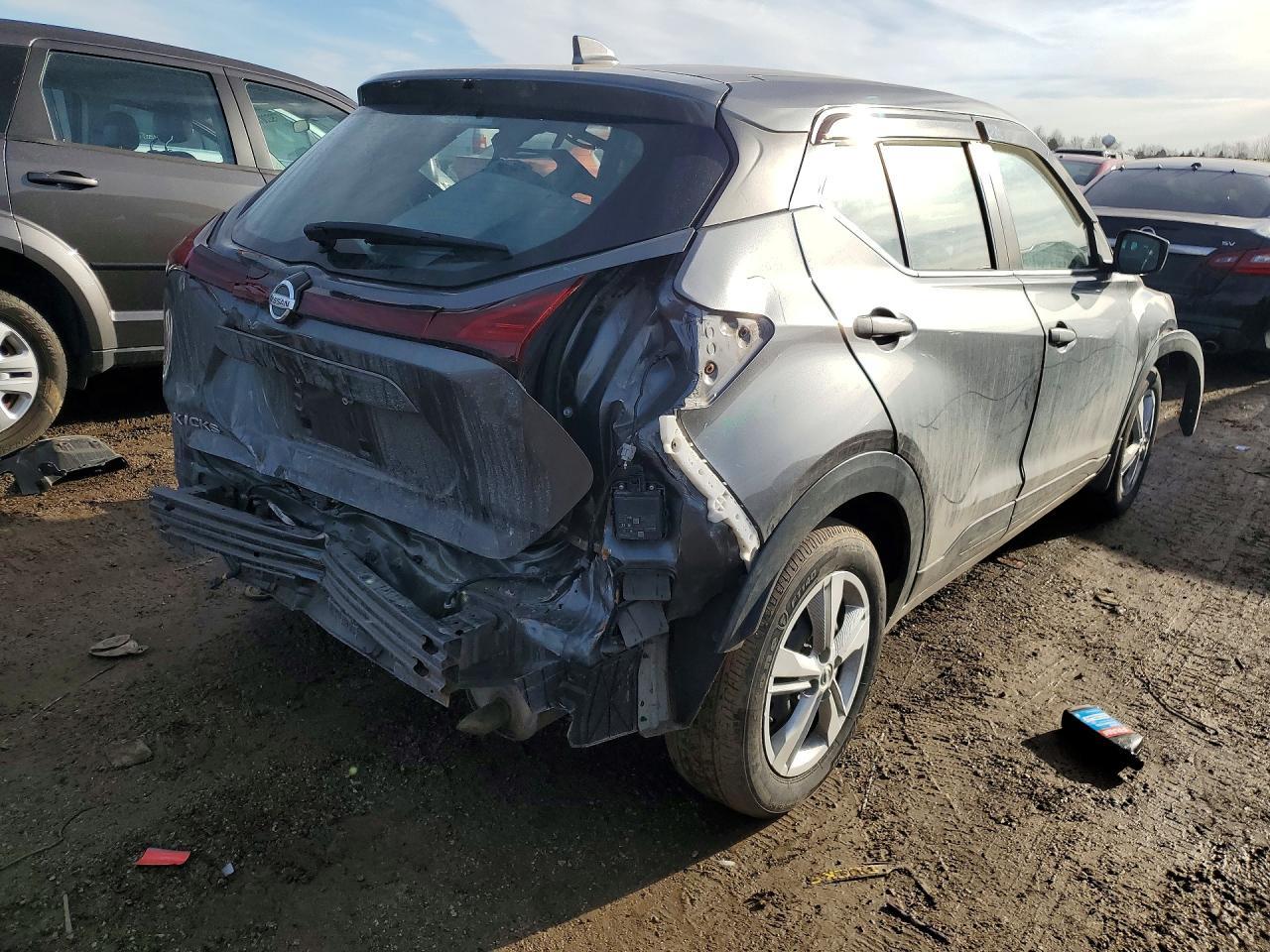 2021 Nissan Kicks s