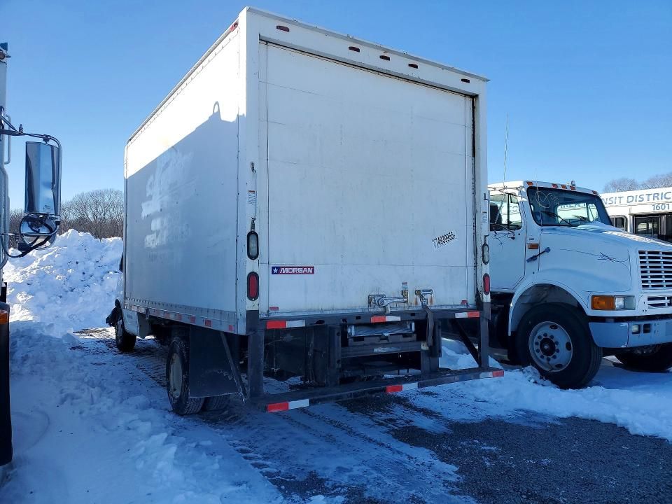 2011 GMC Savana Cutaway G3500