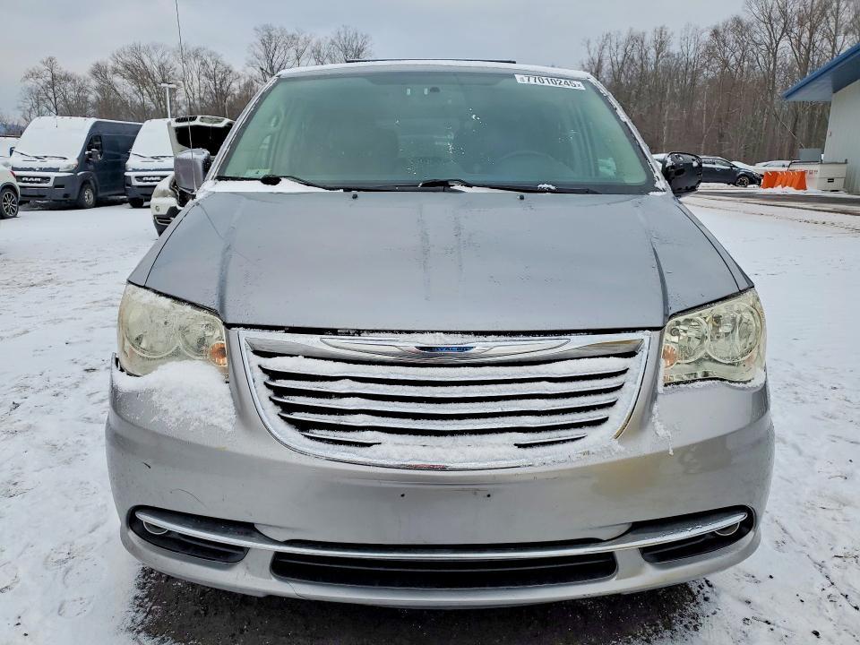 2013 Chrysler Town & Country Touring