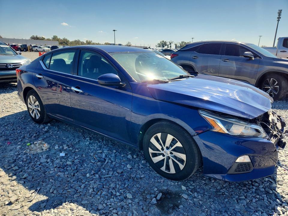 2019 Nissan Altima s