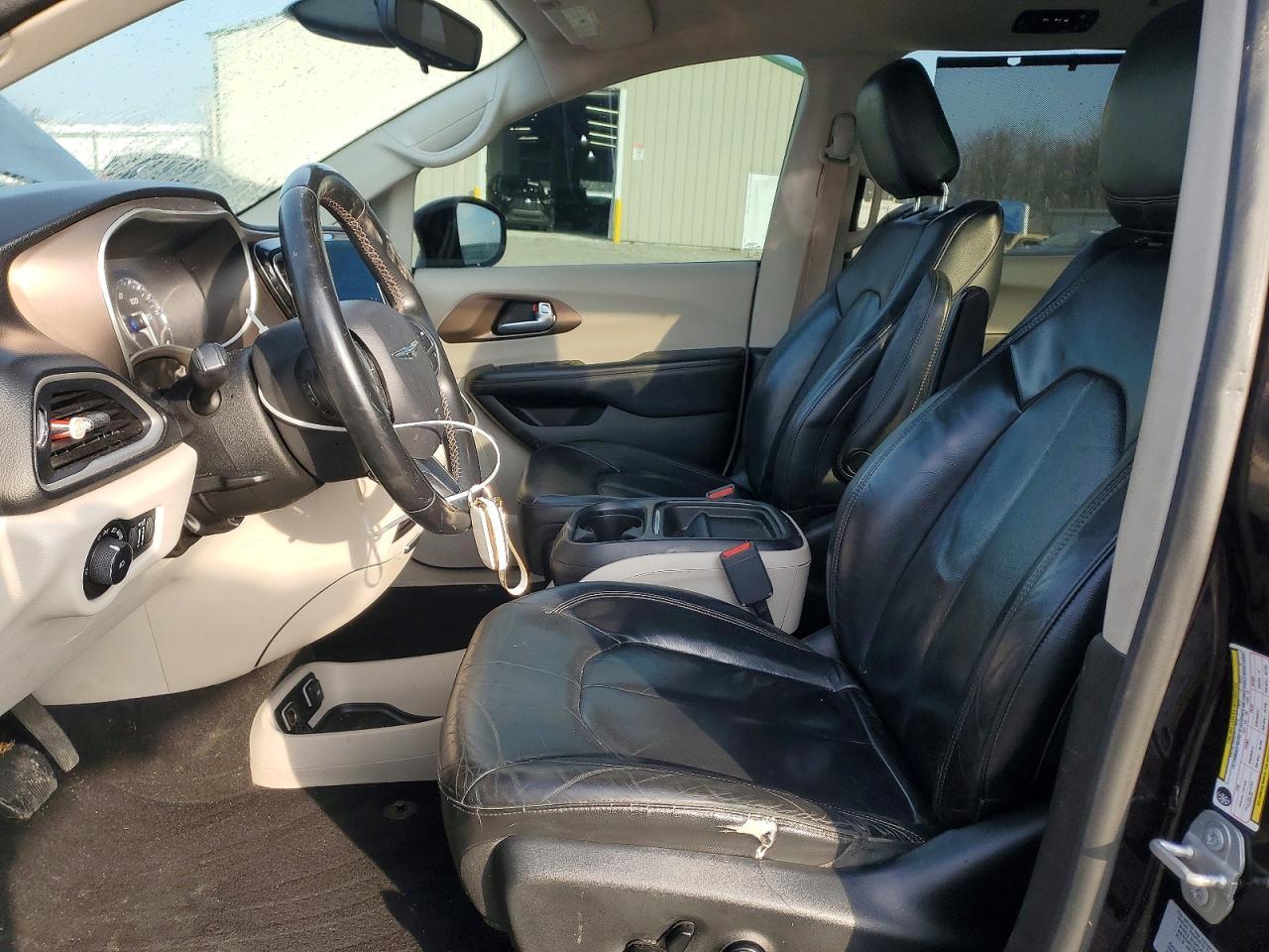 2017 Chrysler Pacifica Touring l