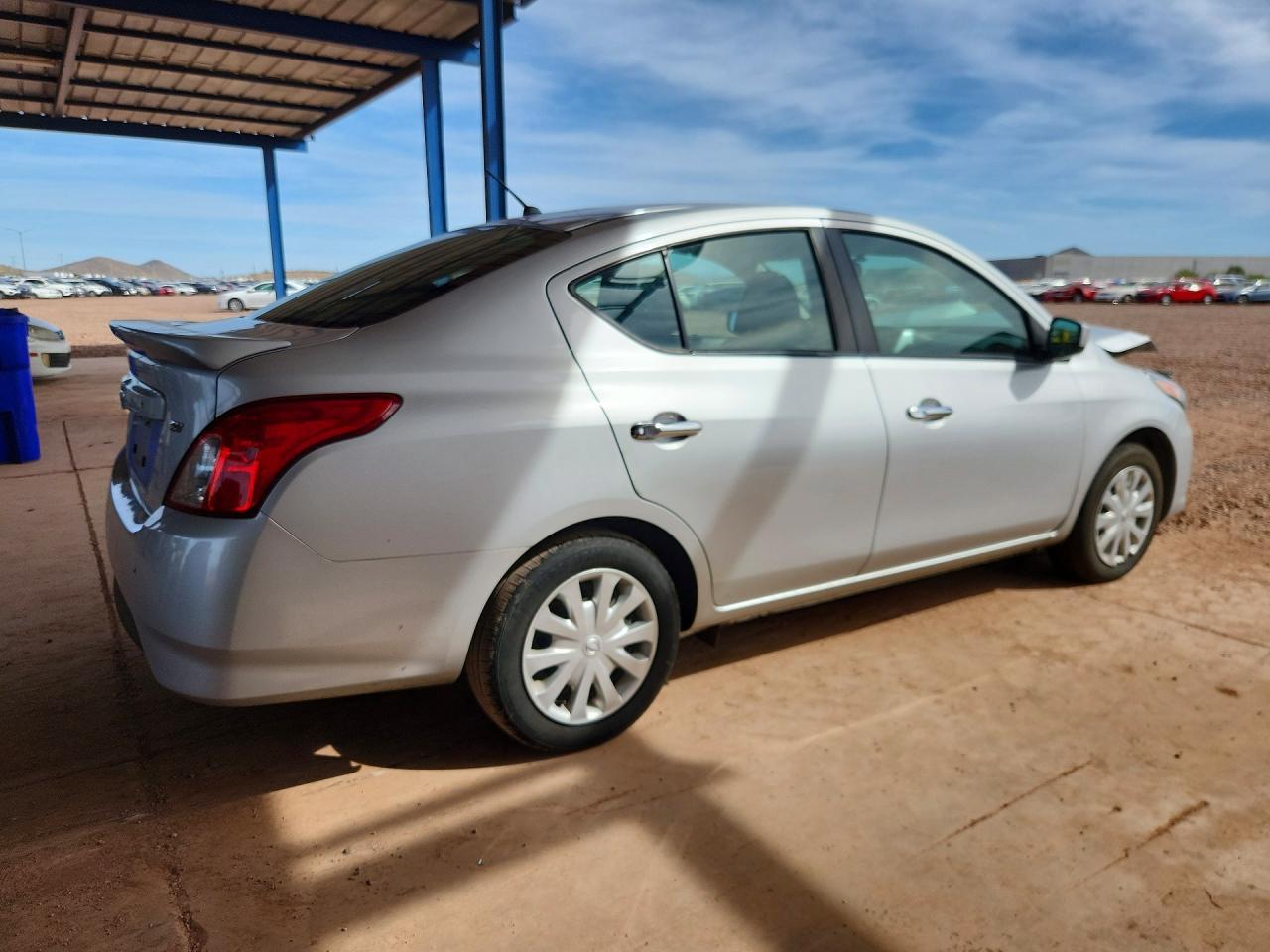 2019 Niss Versa s