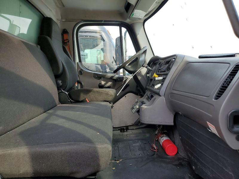 2015 Freigliner 2015 Freightliner Business Class M2 Refrigerated B