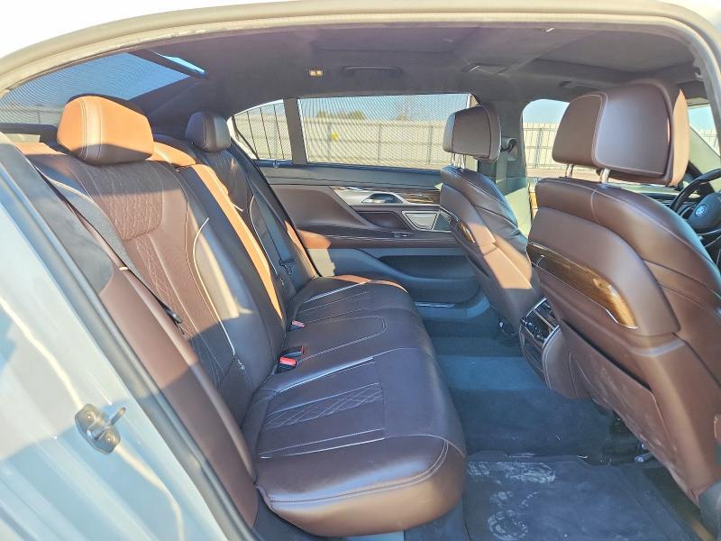 2016 BMW 740 i