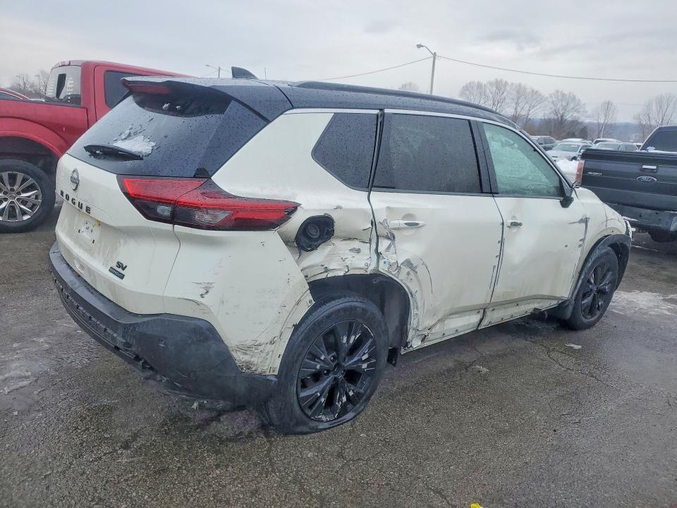 2023 Nissan Rogue sv