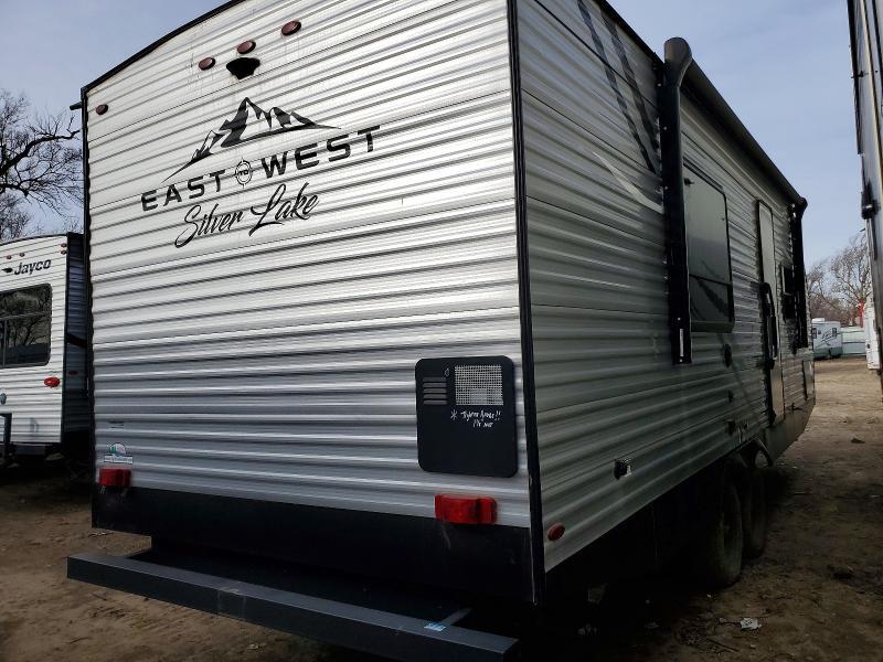 2022 East Manufacturing TO West Silver Lake Camper