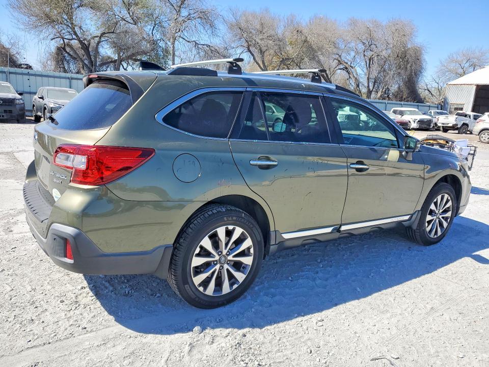 2018 Subaru Outback Touring