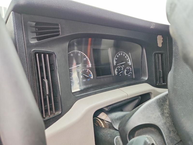 2020 Freigliner 2020 Freightliner Cascadia 126 Semi Truck