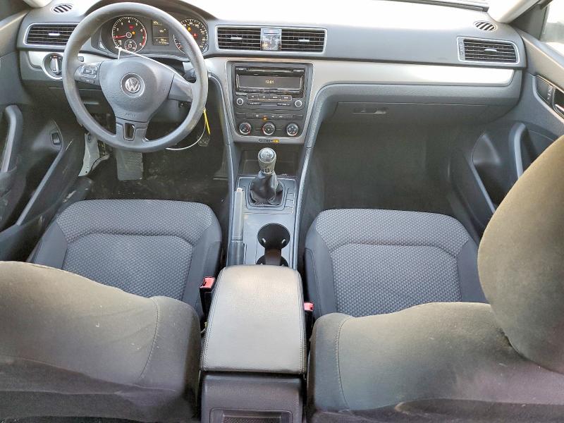 2013 Volkswagen Passat s