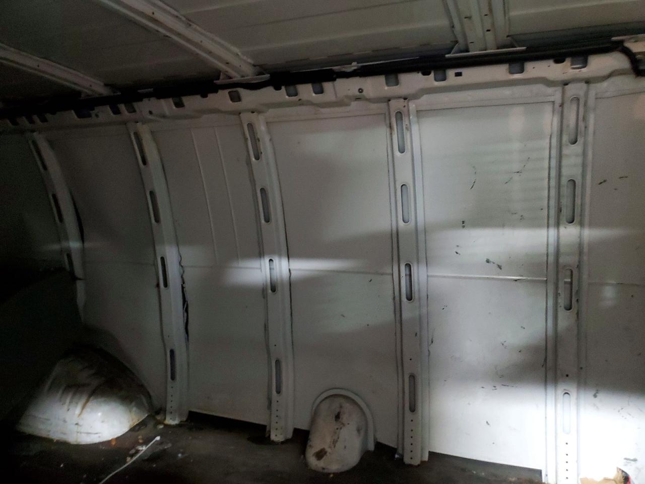 2013 Chev Express G2500