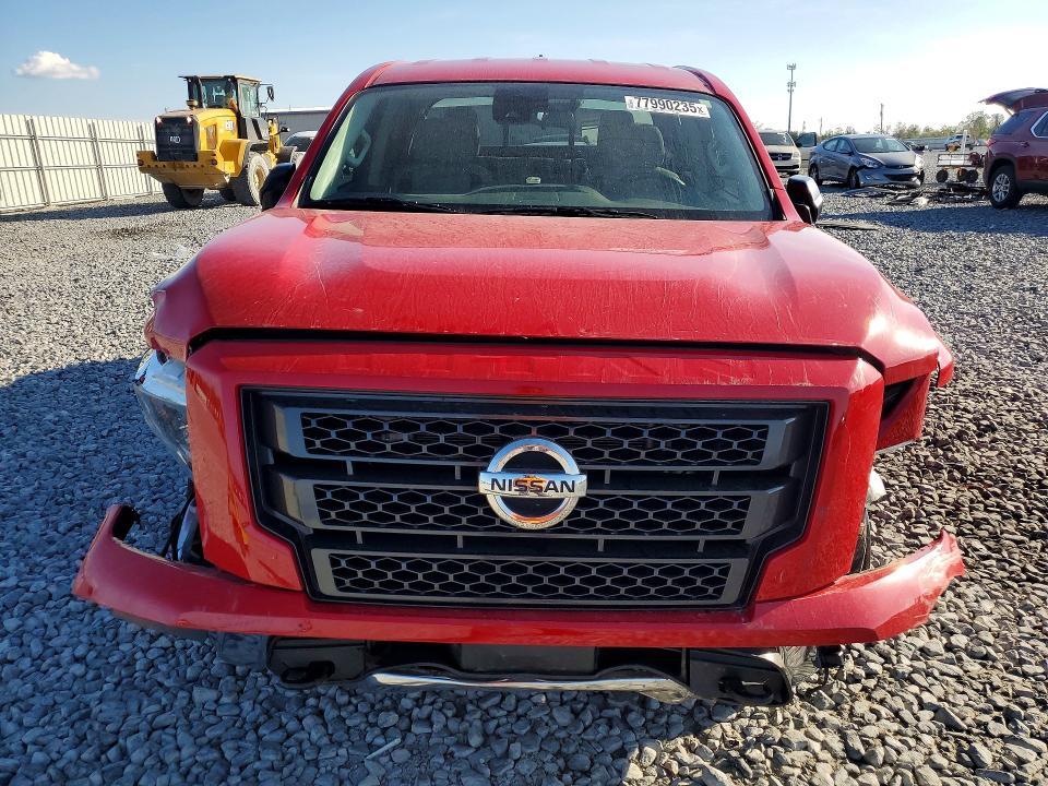 2022 Nissan Titan SV