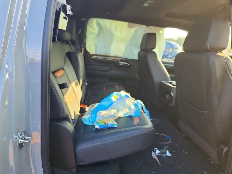 2025 GMC Sierra K2500 AT4