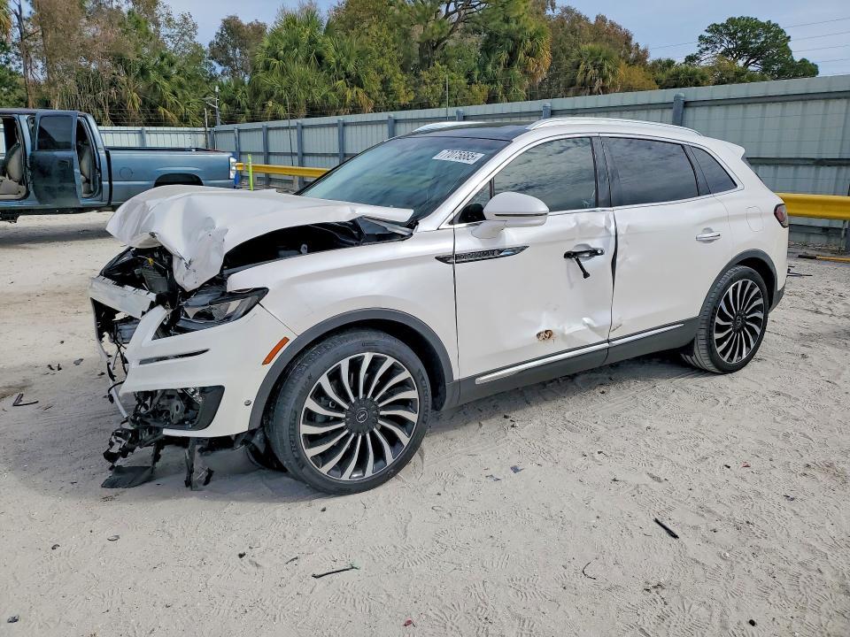 2019 Lincoln Nautilus Black Label